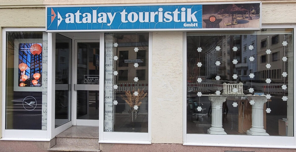 Das Reisebüro in der Boppstraße, was von Yılmaz Atalay gegründet worden ist.